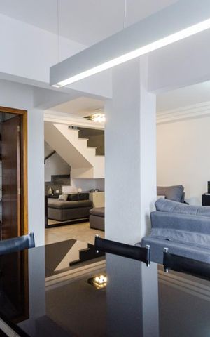 Apartamento à venda com 144m², 4 quartos e 2 vagas Apartamento à venda com 144m², 4 quartos e 2 vagasSala 1