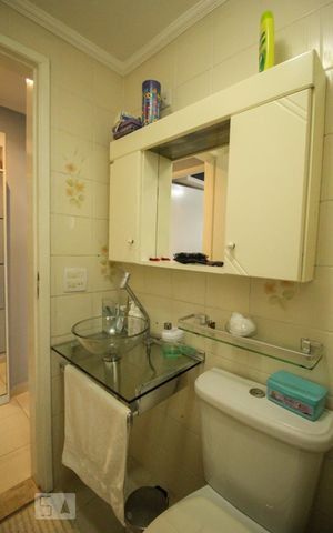 Apartamento à venda com 86m², 2 quartos e 1 vaga Apartamento à venda com 86m², 2 quartos e 1 vagaBanheiro
