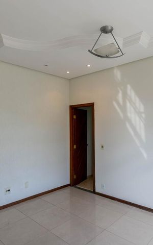 Apartamento à venda com 170m², 3 quartos e 1 vaga Apartamento à venda com 170m², 3 quartos e 1 vagaSala