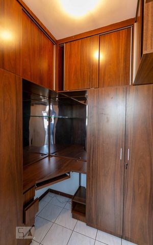 Apartamento à venda com 170m², 3 quartos e 1 vaga Apartamento à venda com 170m², 3 quartos e 1 vagaQuarto de Serviço