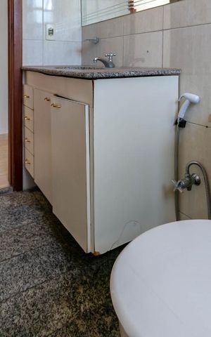 Apartamento à venda com 170m², 3 quartos e 1 vaga Apartamento à venda com 170m², 3 quartos e 1 vagaBanheiro Social