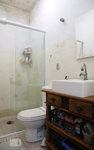Casa à venda com 130m², 3 quartos e 2 vagasBanheiro da Suíte