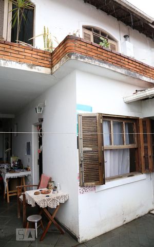 Casa à venda com 130m², 3 quartos e 2 vagasFachada