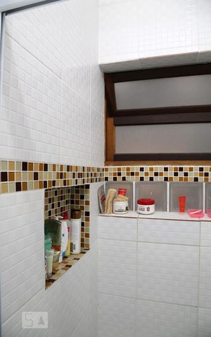 Casa à venda com 130m², 3 quartos e 2 vagasBanheiro Social
