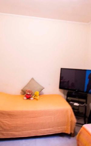 Casa à venda com 200m², 3 quartos e 3 vagas Casa à venda com 200m², 3 quartos e 3 vagasQuarto