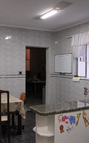 Casa à venda com 195m², 3 quartos e 2 vagasCozinha