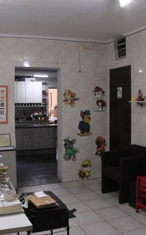 Casa à venda com 195m², 3 quartos e 2 vagasEscritorio