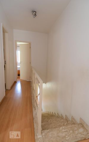 Casa de condomínio à venda com 160m², 3 quartos e 3 vagasCorredor Quartos