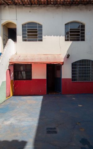 Casa à venda com 300m², 4 quartos e 3 vagas Casa à venda com 300m², 4 quartos e 3 vagasQuintal
