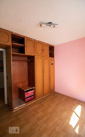 Casa à venda com 300m², 4 quartos e 3 vagas Casa à venda com 300m², 4 quartos e 3 vagasQuarto 1