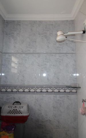 Casa à venda com 177m², 3 quartos e 8 vagasBanheiro Suite 3