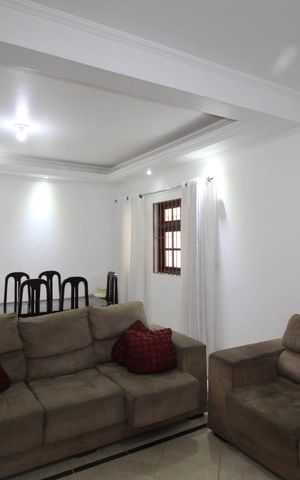 Casa à venda com 177m², 3 quartos e 8 vagasSala