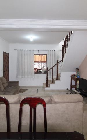 Casa à venda com 177m², 3 quartos e 8 vagasSala
