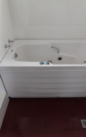 Casa à venda com 177m², 3 quartos e 8 vagasBanheiro Suite 1 jite 