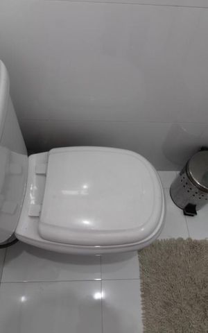 Casa à venda com 177m², 3 quartos e 8 vagasBanheiro Suite 2