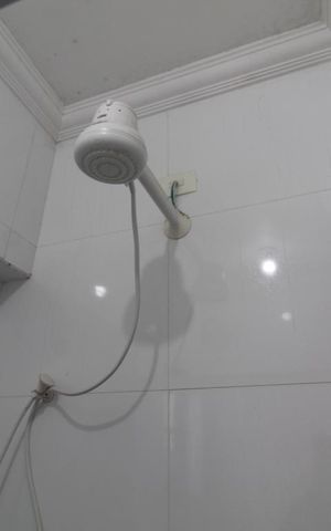 Casa à venda com 177m², 3 quartos e 8 vagasBanheiro Suite 2