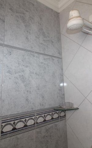 Casa à venda com 177m², 3 quartos e 8 vagasBanheiro Suite 3