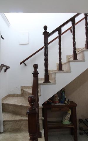 Casa à venda com 177m², 3 quartos e 8 vagasAcesso aos quartos