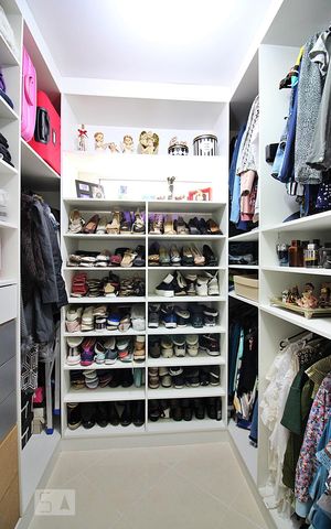 Casa à venda com 148m², 3 quartos e 2 vagasCloset da suíte