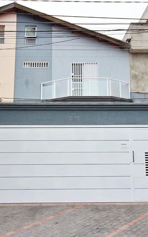 Casa à venda com 148m², 3 quartos e 2 vagasFachada