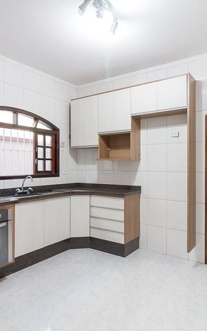Casa para alugar com 102m², 2 quartos e 2 vagasCozinha