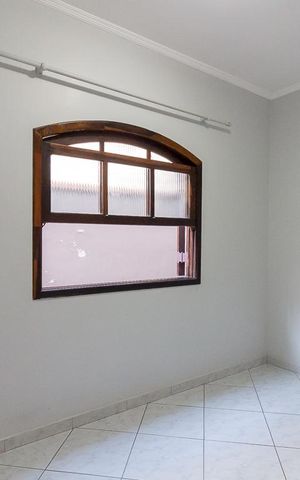 Casa para alugar com 102m², 2 quartos e 2 vagasQuarto 1