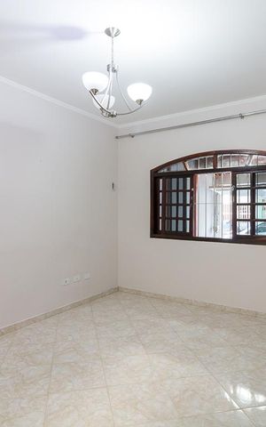Casa para alugar com 102m², 2 quartos e 2 vagasSala