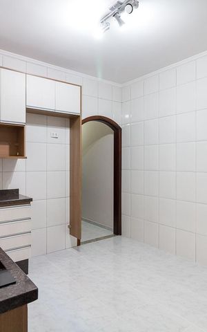 Casa para alugar com 102m², 2 quartos e 2 vagasCozinha