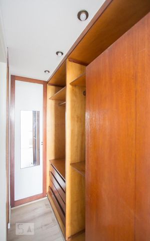 Apartamento para alugar com 65m², 2 quartos e 1 vagaCloset Suíte