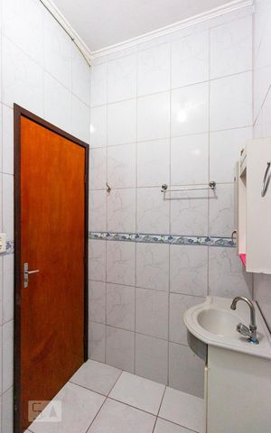 Casa à venda com 170m², 5 quartos e 2 vagas Casa à venda com 170m², 5 quartos e 2 vagasBanheiro suite - casa 1