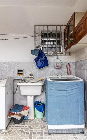 Apartamento à venda com 195m², 3 quartos e 2 vagas Apartamento à venda com 195m², 3 quartos e 2 vagasÁrea de Serviço