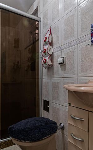 Apartamento à venda com 195m², 3 quartos e 2 vagas Apartamento à venda com 195m², 3 quartos e 2 vagasBanheiro Social