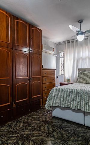 Apartamento à venda com 195m², 3 quartos e 2 vagas Apartamento à venda com 195m², 3 quartos e 2 vagasQuarto 3 - Suíte