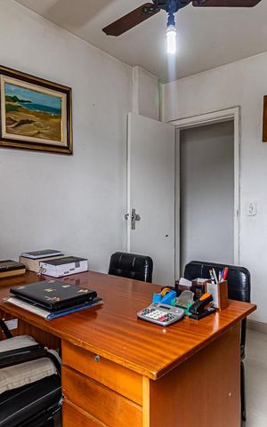 Apartamento à venda com 195m², 3 quartos e 2 vagas Apartamento à venda com 195m², 3 quartos e 2 vagasQuarto 1
