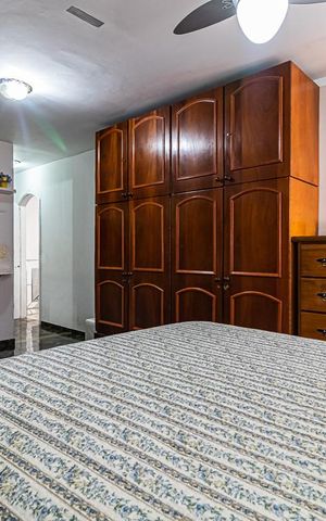 Apartamento à venda com 195m², 3 quartos e 2 vagas Apartamento à venda com 195m², 3 quartos e 2 vagasQuarto 3 - Suíte