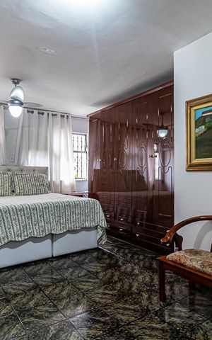 Apartamento à venda com 195m², 3 quartos e 2 vagas Apartamento à venda com 195m², 3 quartos e 2 vagasQuarto 3 - Suíte