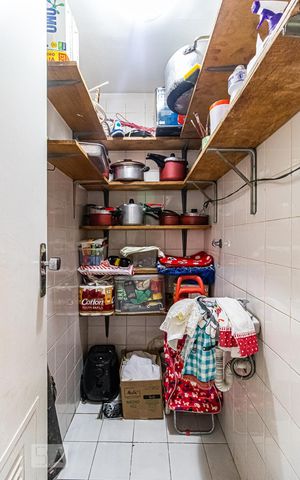 Apartamento à venda com 195m², 3 quartos e 2 vagas Apartamento à venda com 195m², 3 quartos e 2 vagasDespensa / Banheiro de Serviço