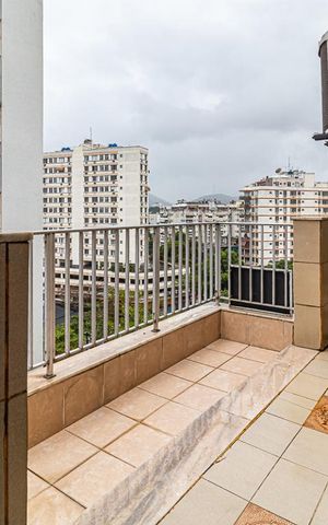 Apartamento à venda com 195m², 3 quartos e 2 vagas Apartamento à venda com 195m², 3 quartos e 2 vagasVaranda da Sala 2