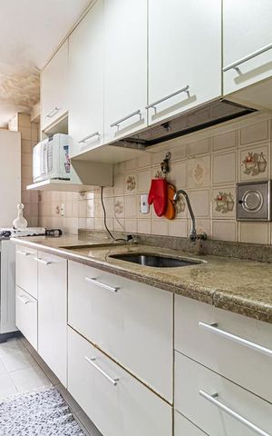 Apartamento à venda com 195m², 3 quartos e 2 vagas Apartamento à venda com 195m², 3 quartos e 2 vagasCozinha