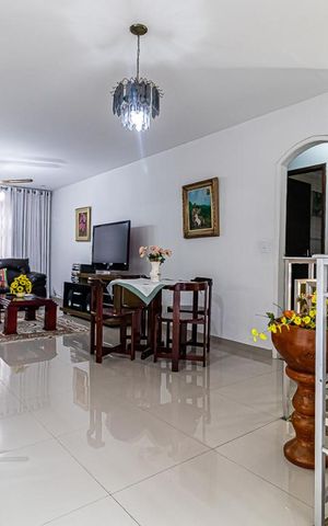 Apartamento à venda com 195m², 3 quartos e 2 vagas Apartamento à venda com 195m², 3 quartos e 2 vagasSala 2