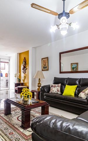 Apartamento à venda com 195m², 3 quartos e 2 vagas Apartamento à venda com 195m², 3 quartos e 2 vagasSala 2