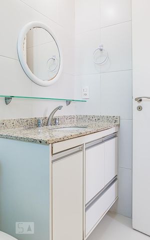 Apartamento à venda com 66m², 2 quartos e 2 vagas Apartamento à venda com 66m², 2 quartos e 2 vagasBanheiro da Suíte