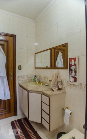 Casa à venda com 149m², 3 quartos e 4 vagasBanheiro do Corredor