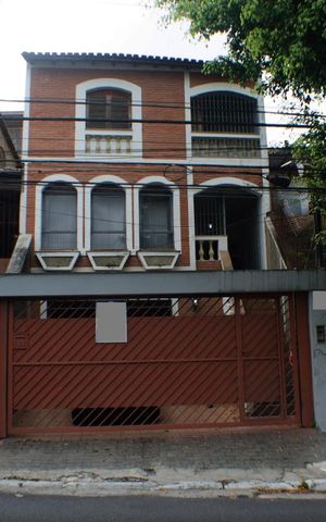 Casa à venda com 149m², 3 quartos e 4 vagasFachada