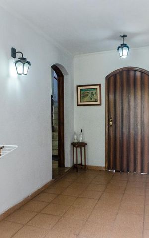 Casa à venda com 149m², 3 quartos e 4 vagasEntrada