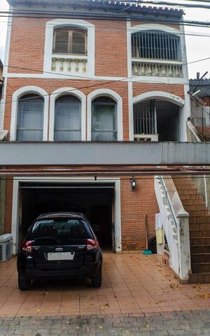 Casa à venda com 149m², 3 quartos e 4 vagasFachada