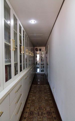 Apartamento para alugar com 480m², 4 quartos e 4 vagas Apartamento para alugar com 480m², 4 quartos e 4 vagasCorredor