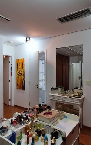 Apartamento para alugar com 480m², 4 quartos e 4 vagas Apartamento para alugar com 480m², 4 quartos e 4 vagasCloset da Suíte 1