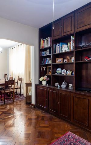 Casa à venda com 300m², 4 quartos e 4 vagas Casa à venda com 300m², 4 quartos e 4 vagasSala