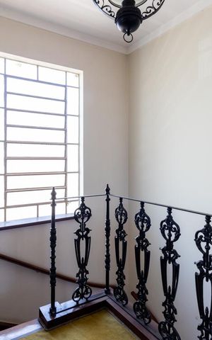 Casa à venda com 300m², 4 quartos e 4 vagas Casa à venda com 300m², 4 quartos e 4 vagasHall Quartos